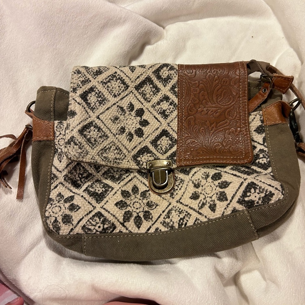 Myra bag